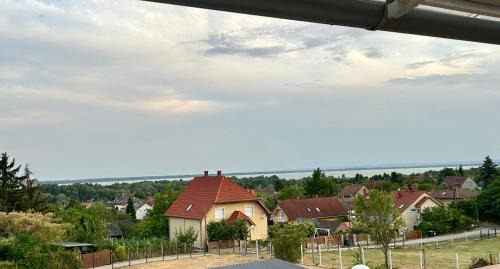 Vonyarcvashegy Apartamento | Nosztalgia Balaton Apartmanház