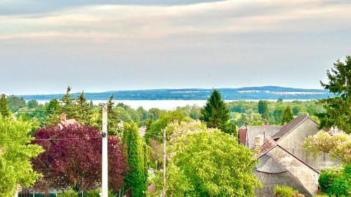 Vonyarcvashegy Apartamento | Nosztalgia Balaton Apartmanház