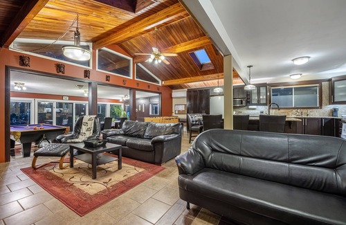 Chestermere Casa | Lakefront home 3100sq ft 4 recámaras