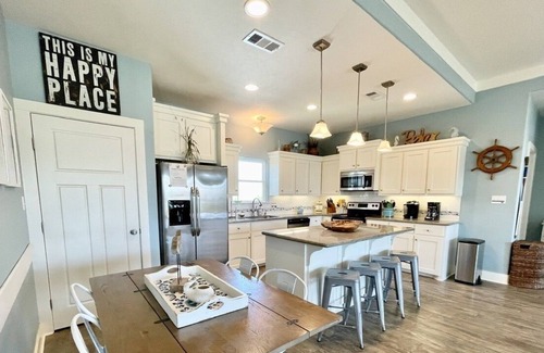 Crystal Beach Casa | Not Too Crabby 4 Bedroom Home by RedAwning