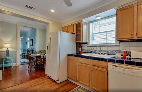 San Jacinto Cabaña | Notable Galveston Cottage just steps to Seawall Beaches, Sunrises & Attractions.
