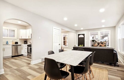 Northeast South Bend Casa | Notre Dame Closeby Within 1 mile - Comfortable & Convenient!