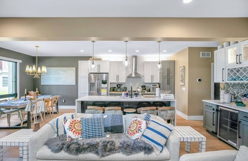 Northeast South Bend Casa | Notre Grande Dame - Spacious NEW 4-bedroom within walking distance to ND