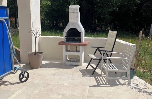 Meounes-les-Montrieux Casa | Notre Maison Familiale Avec Jeux Pour Enfants, Piscine, Ping Pong et Barbecue!