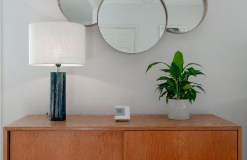 North Kensington Apartamento | Notting Hill Home on Tree-Lined Street Near Tube Stations