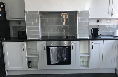 Newark upon Trent Casa | Nottingham Spacious Modern Home with Netflix & massive garden