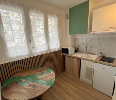 Alco Apartamento | Nouveau Studio -Clim -grand lit et terrasse