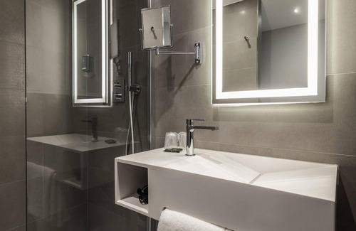 Lichtenbroich Hotel | Novotel Duesseldorf Airport