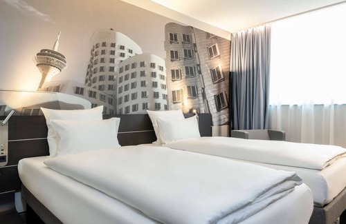 Lichtenbroich Hotel | Novotel Duesseldorf Airport