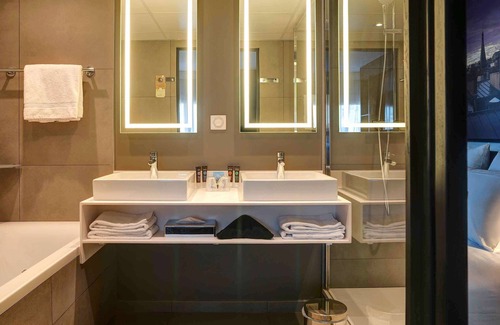 Quartier du Petit-Montrouge Hotel | Novotel Paris 14 Porte d'Orléans