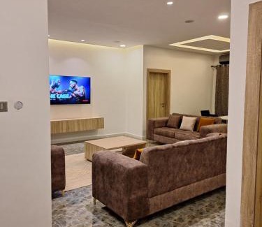 Uyo Apartamento | NPJ Fully Furnished 4 Bedroom Apartment in Uyo