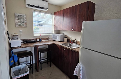 Oakland Park Villa | Private & cozy Studio. Great location, Private Pool at the villa&Near the beach