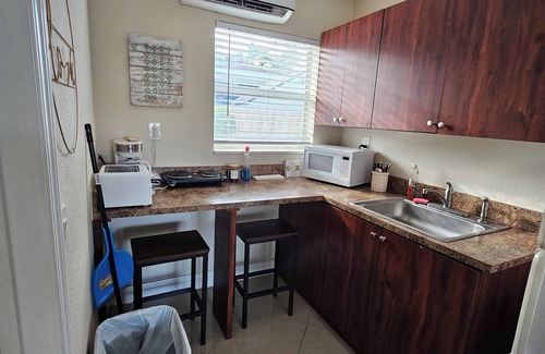 Oakland Park Villa | Private & cozy Studio. Great location, Private Pool at the villa&Near the beach