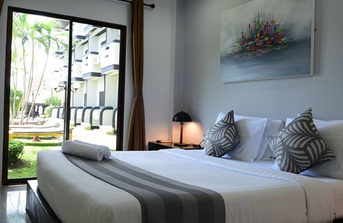 Nanai Road Hotel | NR Nanai Patong