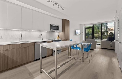 NoMa Hotel | nr Navy Yard 1BR w/ Parking & Shopping Closeby | DC