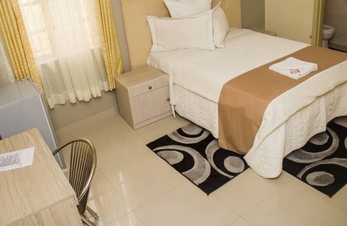 Ndola Cabina | Nsanika Executive Lodge