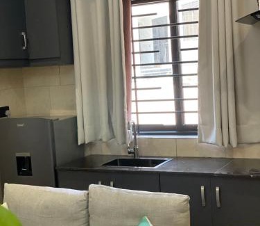 Kampala Apartamento | Nsiimenta Stay 1BR