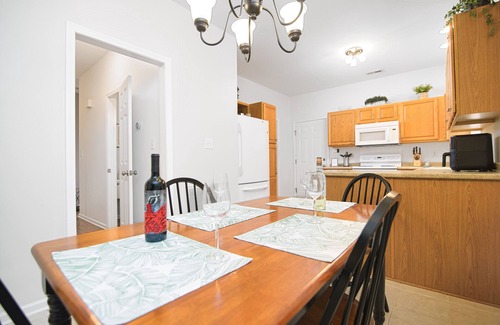 Provincetowne Casa | Spacious Cozy 3br Home Near Shops w Yard