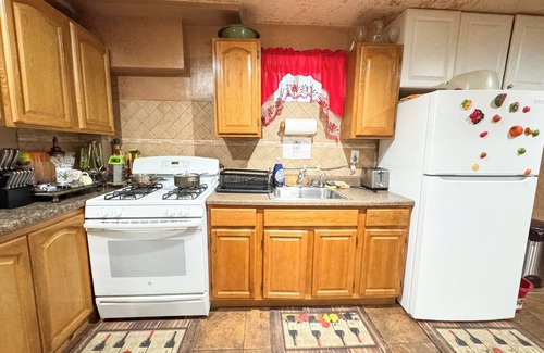 Queens Apartamento | Spacious Quaint Central Studio