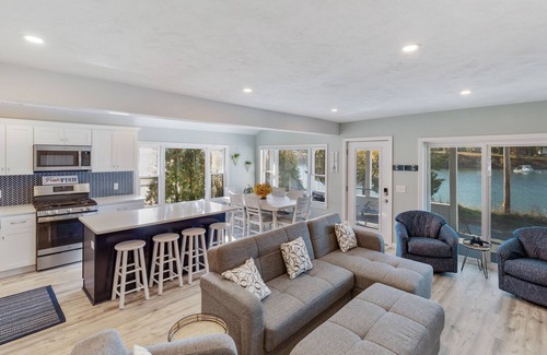 Onset Casa | Stonebridge House, Onset Waterfront- Unit A