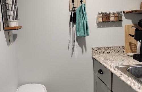 Cherry Creek Apartamento | Tiny Chapel: A Romantic & Tranquil Retreat for Getaways & Lasting Memories.