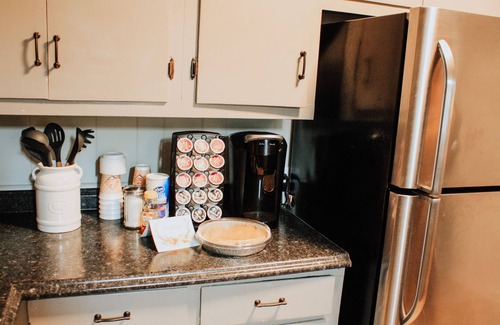 Morris Casa | Nubbintown UP House, Farm-Stay Vacation Escapada