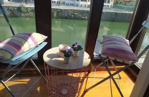 Bilbao la Vieja Apartamento | Nuestro refugio - Casco Viejo con wifi y parking gratuito-