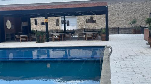 Zapopan Apartamento | Nuevo Departamento Céntrico con Alberca y Parking