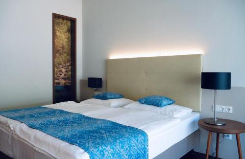 Senftenberg Cama Y Desayuno | Nuhr Medical - Hotel & Restaurant - Ab 3 Nächtigungen von 04 Dezember 2025 bis 08 Dezember 2025 kostenlose 20 Minuten Massage-Halbpension inkludiert Minus 20 Prozent auf Kosmetikbehandlungen