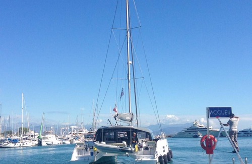 Cannes Old Town Alquiler De Eote | Nuitée à Bord dun Catamaran à Lancre aux Îles