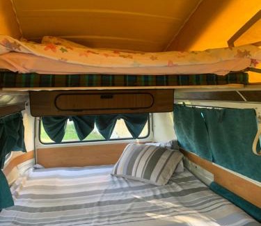 Torchefelon Casa | Nuit insolite Combi Volkswagen T2B campagne
