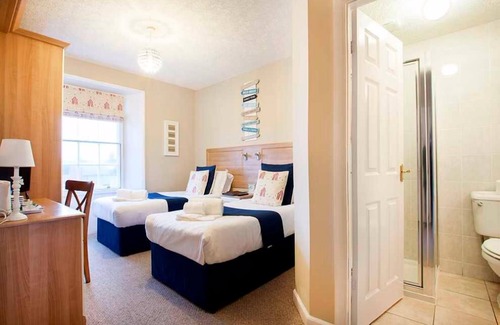 Tynemouth Casa | Number 61 Guest House and Tea Room