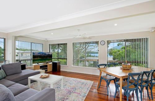 Camden Head Casa | Number One - tranquility, views, walk to beach
