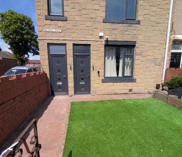 Birtley Apartamento | Numero Uno Ensuite 3BR Flat Hot Tub Wifi Parking