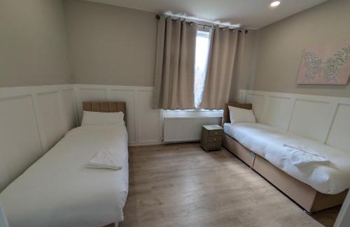 Birtley Apartamento | Numero Uno Ensuite 3BR Flat Hot Tub Wifi Parking