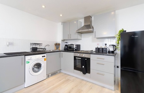 Nuneaton Casa | Nuneaton Retreat - City Centre - Parking - Nuneaton Station