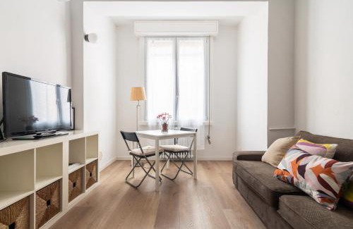 Zona Solari Apartamento | Nuovo Bilocale Moderno nel Cuore di Milano