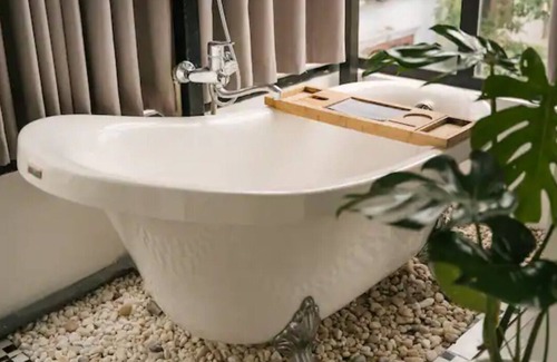 Truc Bach Casa | Nura: Fully Equipped Studio w/ Bathtub~Old Quarter