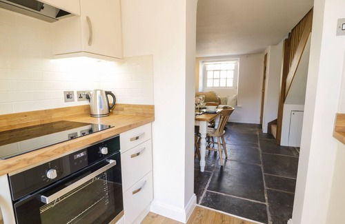 St Bees Cabaña | NURSERY COTTAGE, family friendly, with open fire in St Bees