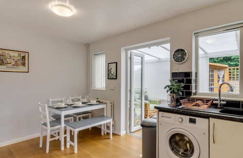 Norwich Casa | "Nursery Rest" is ideal holiday home for a quick weekend getaway or a week-long vacation in Norwich