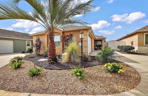 The Villages Villa | Nuthatch - Courtyard Villa Village Of DunedinVillagepeople