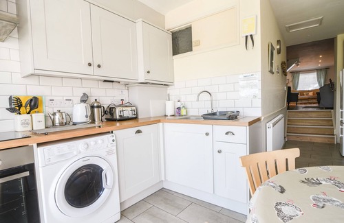 Charmouth Cabaña | Nutwood
