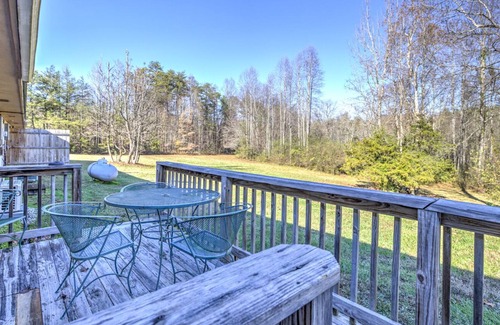 Helen Casa | NVM Shenandoah Peace - Pet Friendly Room at the Nacoochee Valley Motel