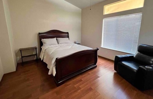 Fresno Casa | NW Fresno Home in quite relaxing neighborhood