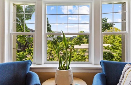 Alphabet Historic District Casa | NW Studio with a View