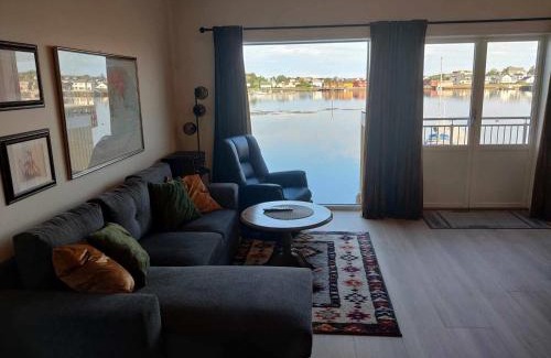 Ballstad Casa | Ny rorbu på kaikanten