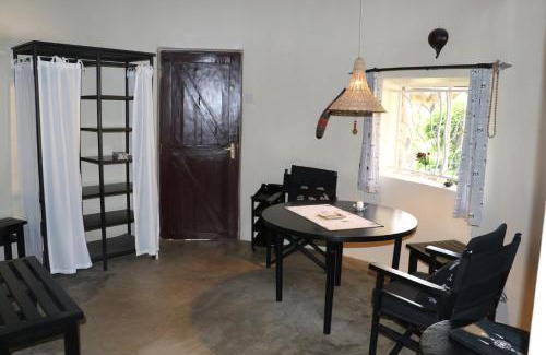 Nairobi Cabina | Nyati Hill Cottages