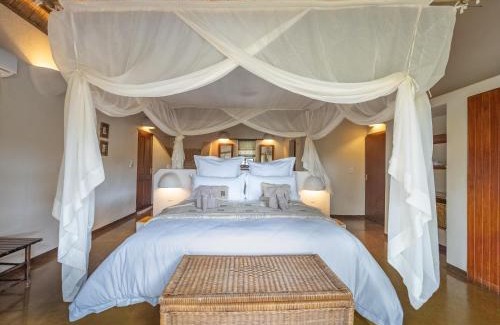 Maruleng Cabina | Nyati Safari Lodge
