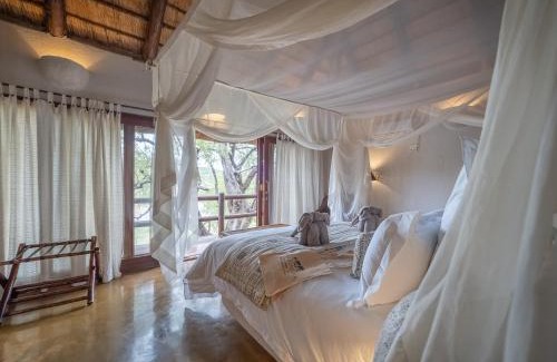 Maruleng Cabina | Nyati Safari Lodge