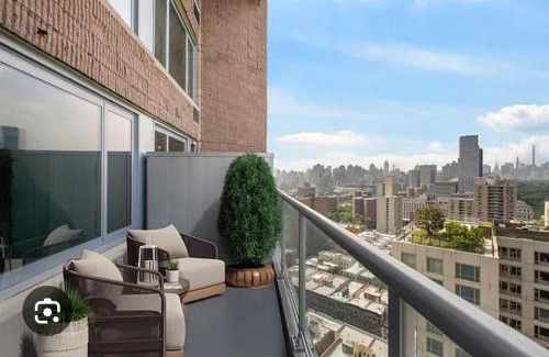 East Harlem Apartamento | NYC 5th ave Central Park penthouse balcony 3bedroom oasis